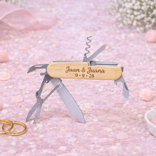Navaja multiusos personalizada de bambú para boda