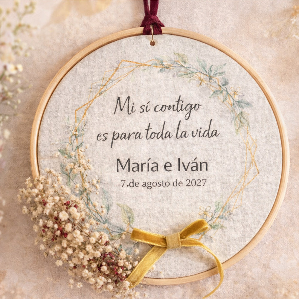 Bastidor porta alianzas personalizado con flores preservadas